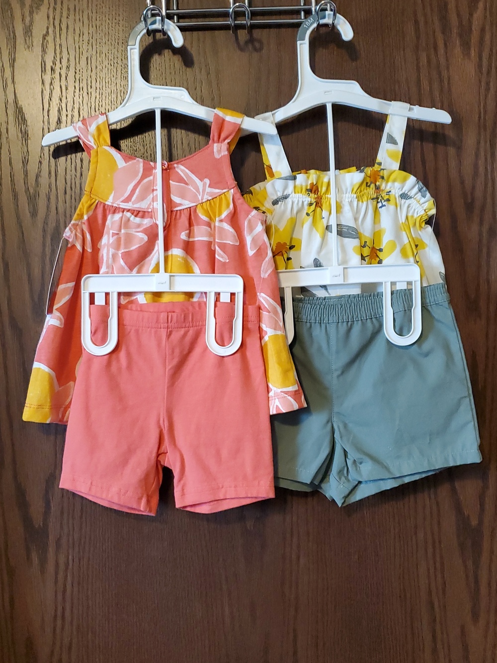 Carters Brand Set Of Two Outfits Size 18 Months - Picture 2 of 5